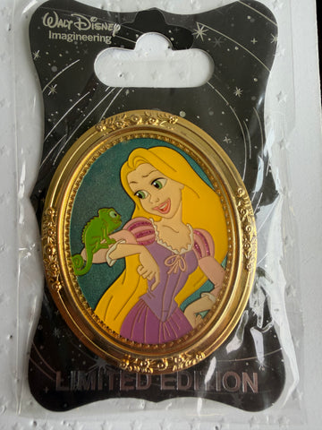 WDI Princess Gold Oval Frame Rapunzel LE Pin