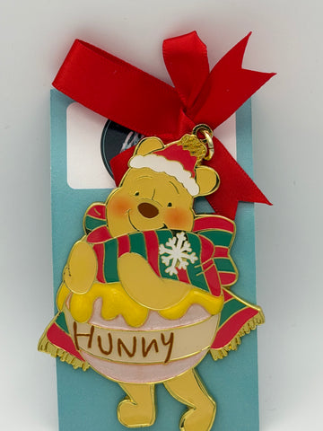 Hong Kong Disneyland Hkdl winnie the pooh christmas ornament pin 2025 Hunny Pot
