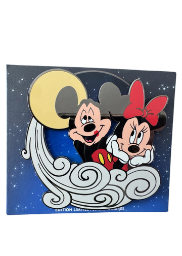 2025 Disneyland Paris Mickey Mouse Minnie Moon Pin LE 700