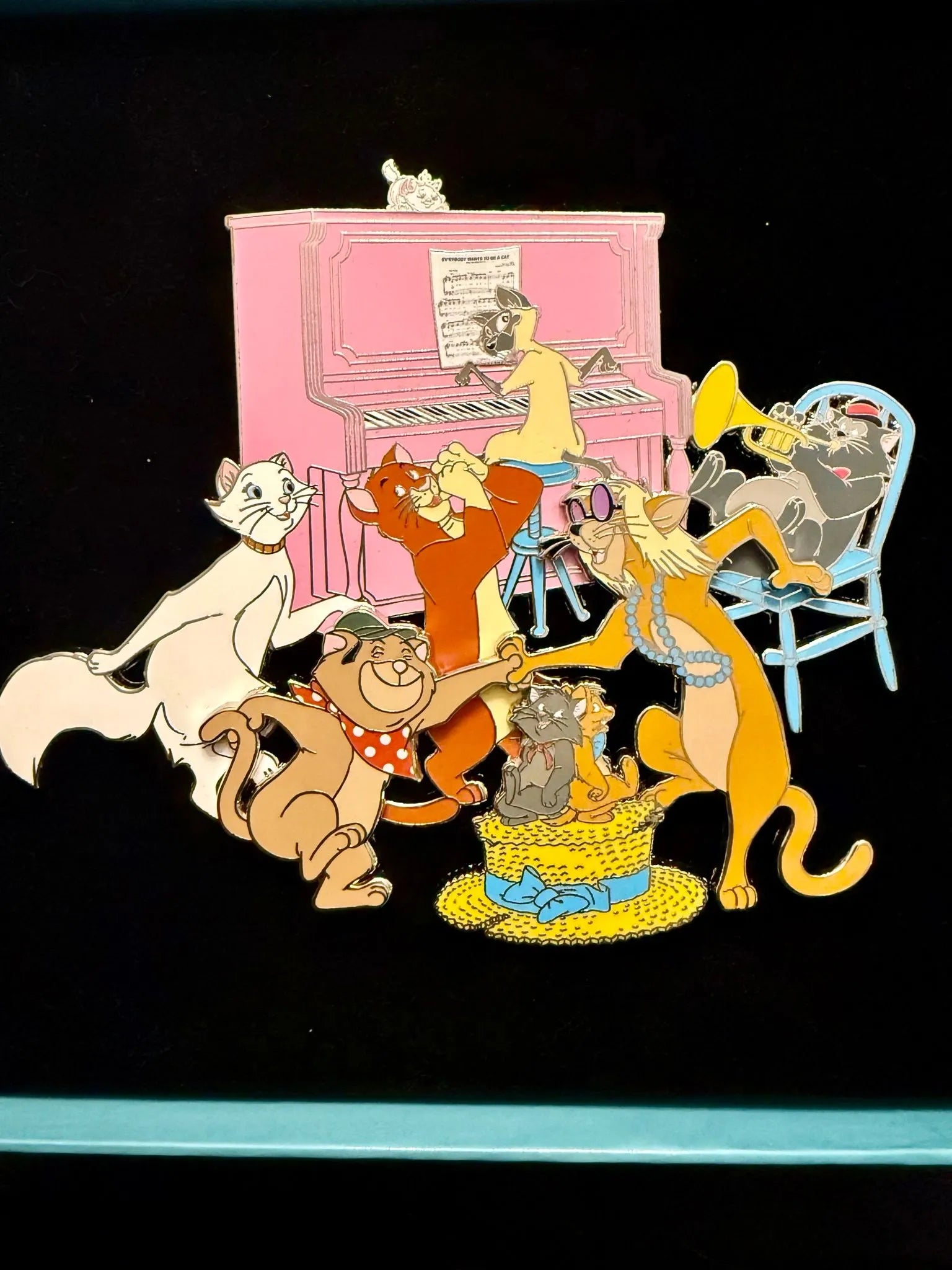 Disney DLP 2024 Aristocats Pin Trading Day Jumbo LE 500 Box pin