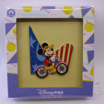 Disney Store Pin Animation Building Mickey Mouse LE Pin
